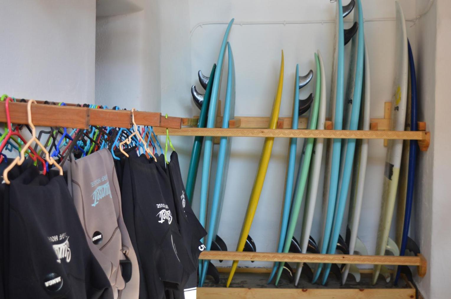 Sunset Surfhouse Morocco Hostel Tamraght Exterior photo